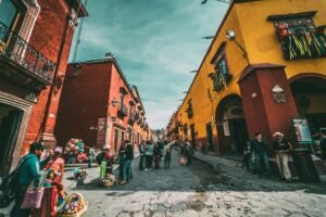 Optimiza tu contenido con estrategias que conecten con el público peruano