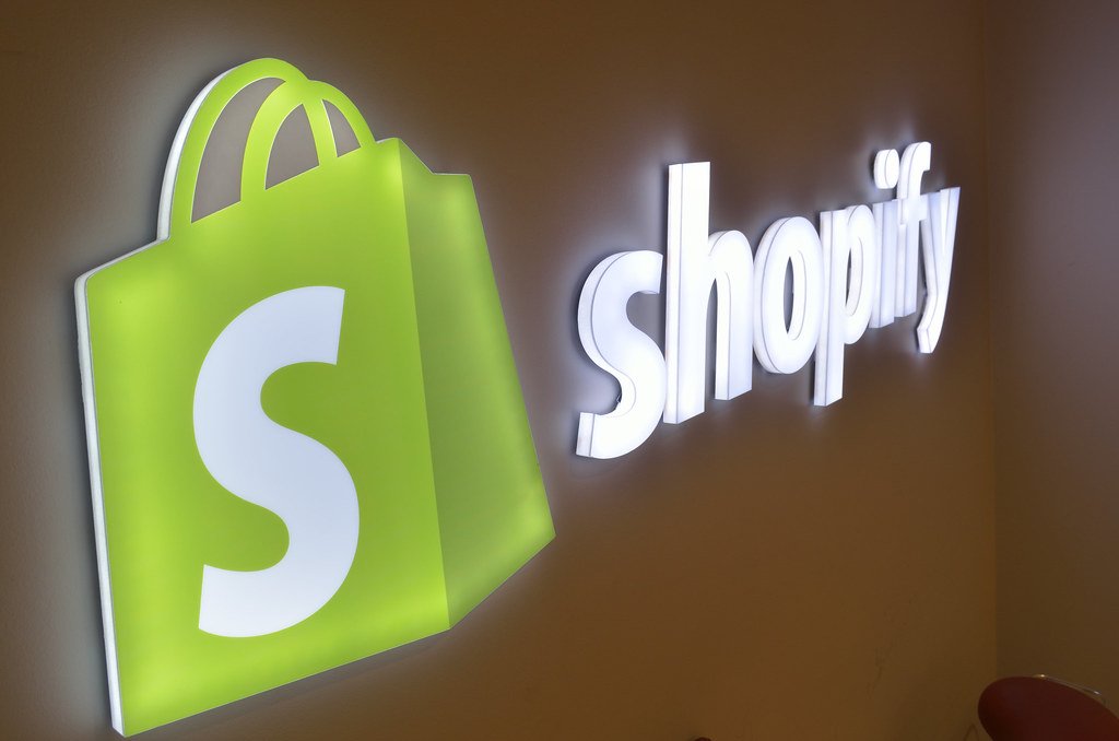Diseña tu página con herramientas sencillas que cualquiera puede manejar - Shopify